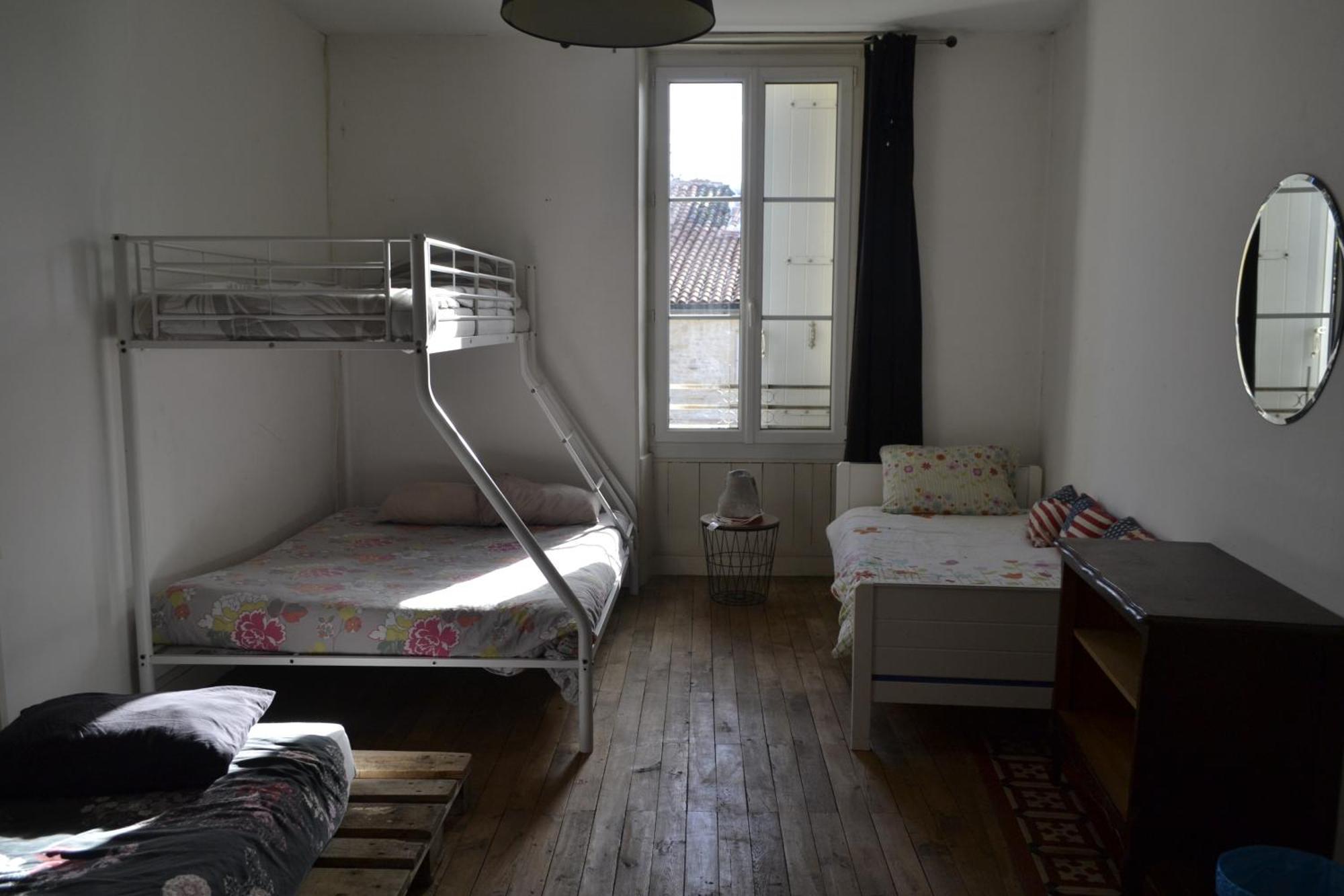 Bed and Breakfast Grande Chambre D'Hote Pour 4 A 5 Personnes Chef-Boutonne Экстерьер фото